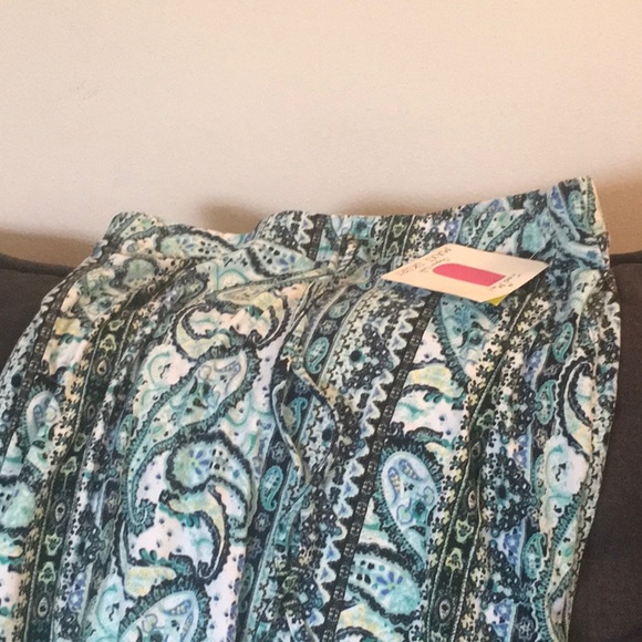 Long skirt - Picture 2 of 3